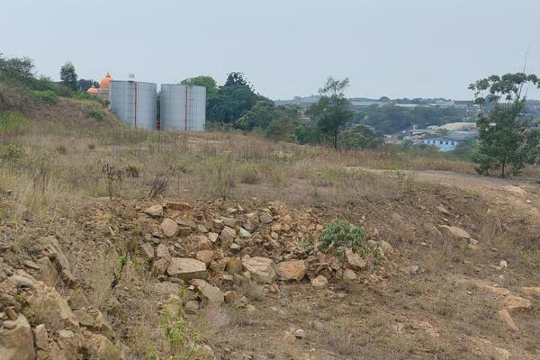 Land in Glen Anil. Plat formed, with super link access. Close to the N2. Power, water, sewerage and storm water drainage connection ...