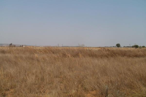 A place to hang your heart!!
Is this 2,5904 ha vacant small holding situated some 12 km from Bronkhorstspruit back on the R104 to ...