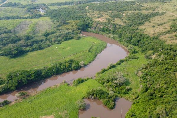 ECO ESTATE ON BANKS OF GONUBIE RIVER 
Remax is proud to present 100% off the grid, unique Riverspride Eco Estate.  Lush green river ...