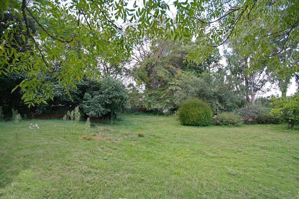 Central Bryanston - Land, glorious land – Land for sale in central Bryanston.

Located in a sought-after position – 2072sqm stand - ...