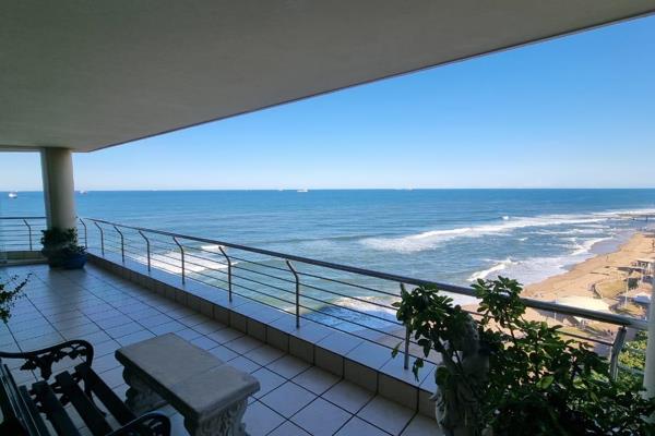 Not many apartments on the market in this prestigious development.  

Fully furnished and right on the beachfront,  3 bedrooms, 2 ...