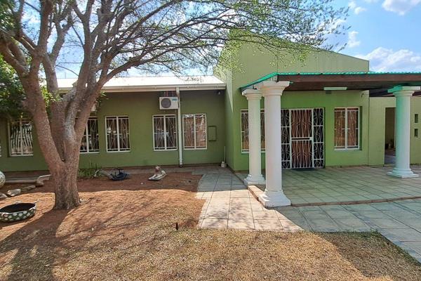 This neat property in Upington Central could both be a family home or the ideal location for office space. J
ust a 2 minute walk to ...