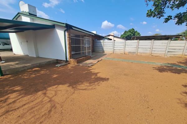 Nestled in a serene corner of Ladanna, this one-bedroom, one-bathroom house offers a tranquil retreat in a quiet street. Perfect for ...