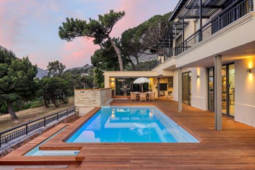 4 Bedroom House for sale in Camps Bay