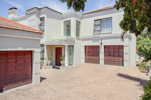 4 Bedroom House for sale in Silver Lakes Golf Estate