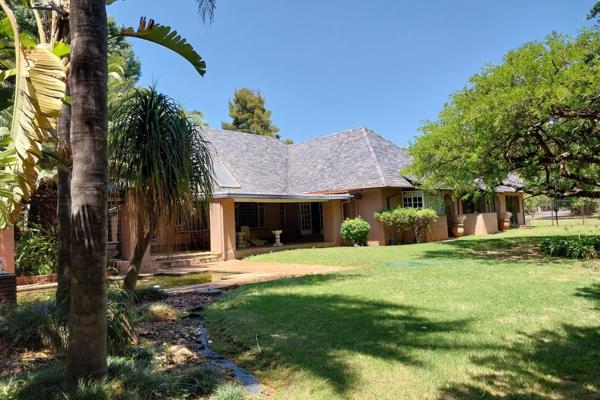 Development opportunity in Linksfield North -where the property is being divided into 5 residential stands of 1000 sqm ...