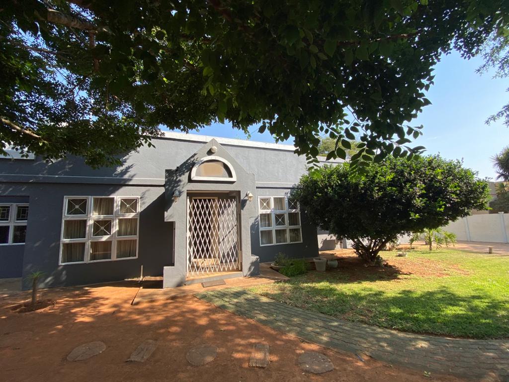 3 Bedroom House for sale in Flora Park P24111970802