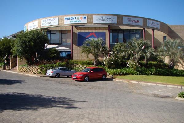 Retail / Showroom area to let with backup Generator Power
1165m&#178; - R 75.00 per ...