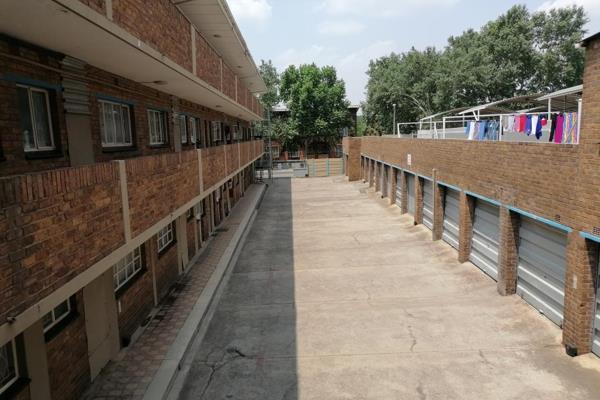 Centrally situated in Benoni 
Spacious Upstairs Apartment  offers a modern kitchen ...