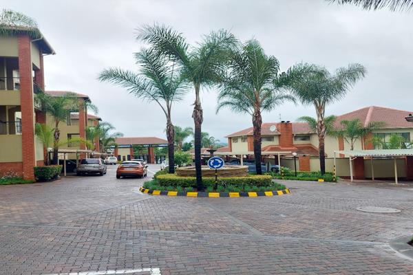 2 Bedroom 2 bathroom Apartment is situated in the sought after The Kanyin, up-market, secure complex with easy access to highways and ...