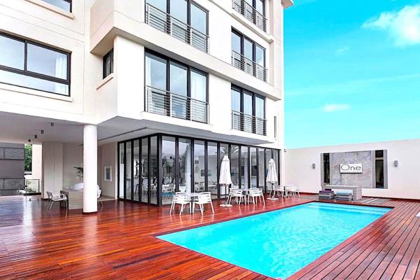 Perfect lock-up and go, very centrally located with access to Sandton CBD &amp; City, 4 minutes to Hyde Park Shopping Centre. 

This ...