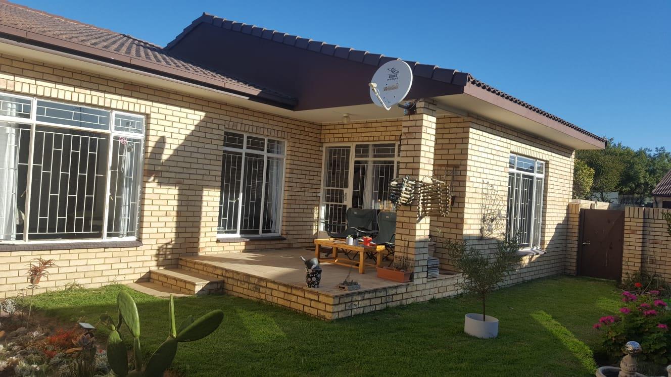 2 Bedroom Townhouse for sale in Parys - P24-112013126