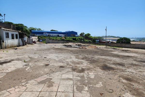 3500sqm yard 500sqm offices and ablutions. Entrance/Exit throughway, ideal transporter/possible container storage/scrap dealer. ...