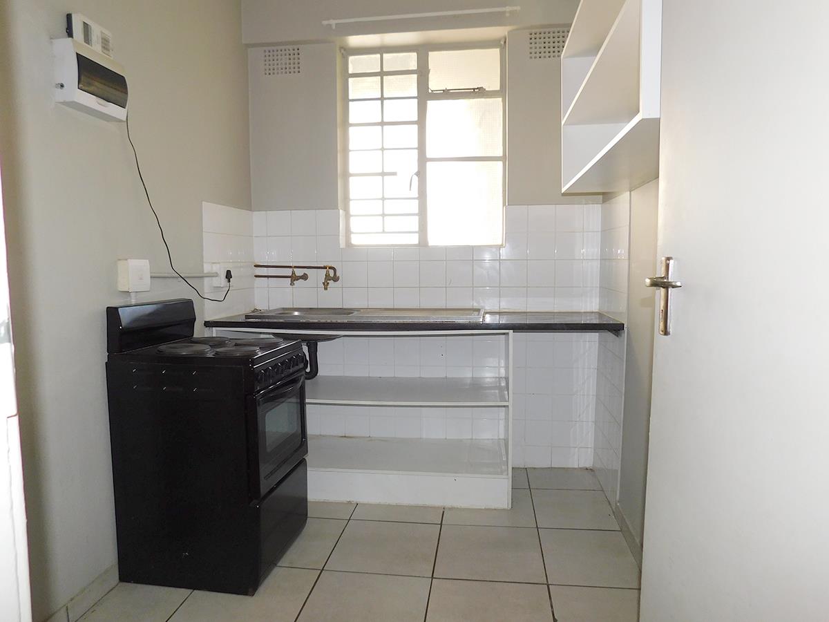 3 Bedroom Apartment / flat to rent in Johannesburg Central 14