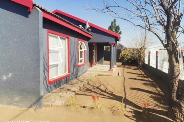 Lovely 3 bedroom family  house for sale in  Mabopane  Block U, this property is situated  in a quite neighborhood ,the property ...