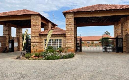 2 Bedroom Townhouse for sale in Wilgeheuwel