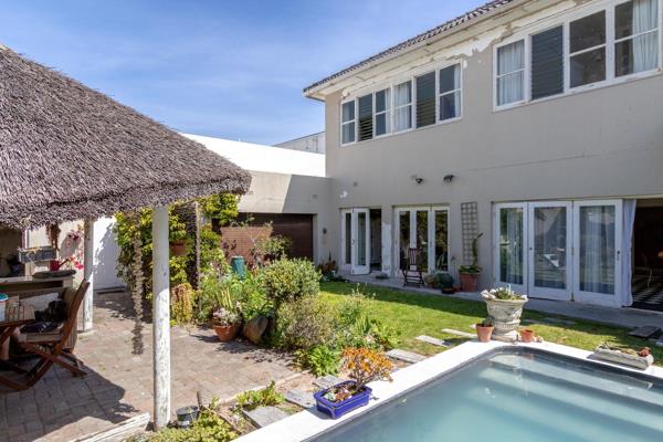 Situated in the beach-side suburb of Muizenberg, this beautiful home offers an ...