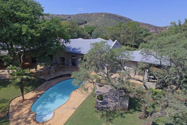 Hear the waterfall and see the Eagles!
This property is situated a few steps away from the Walter Sisulu Botanical Gardens. Huge trees ...