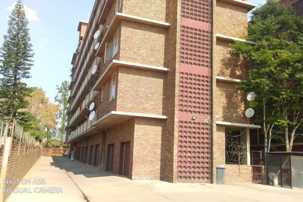 One &amp; half bedroom apartment For Sale in Carmen East building, Pretoria West.

The ...