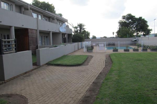 2 Bedroom apartment with private garden on ground floor in Bester Bronkhorstspruit.
This complex is close to shops and schools with ...