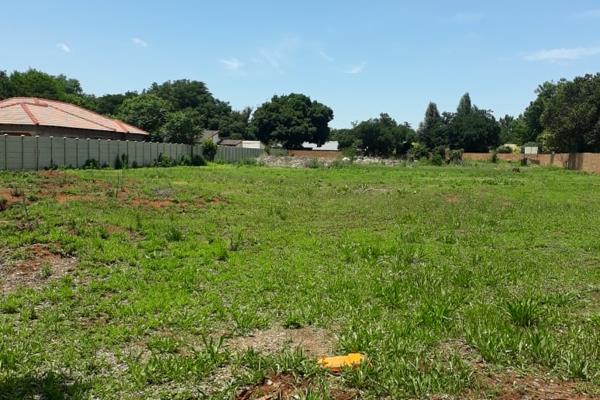 Investors don&#39;t miss out on this vacant land.  This diamond in rough have the luxury of boundary walls
All building plans have ...