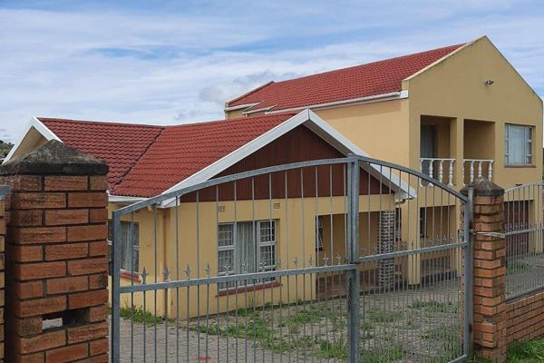 ID Properties is proud to present this beautiful  Property situated at Nu4 in Mdantsane.

In the main house this property consists of ...