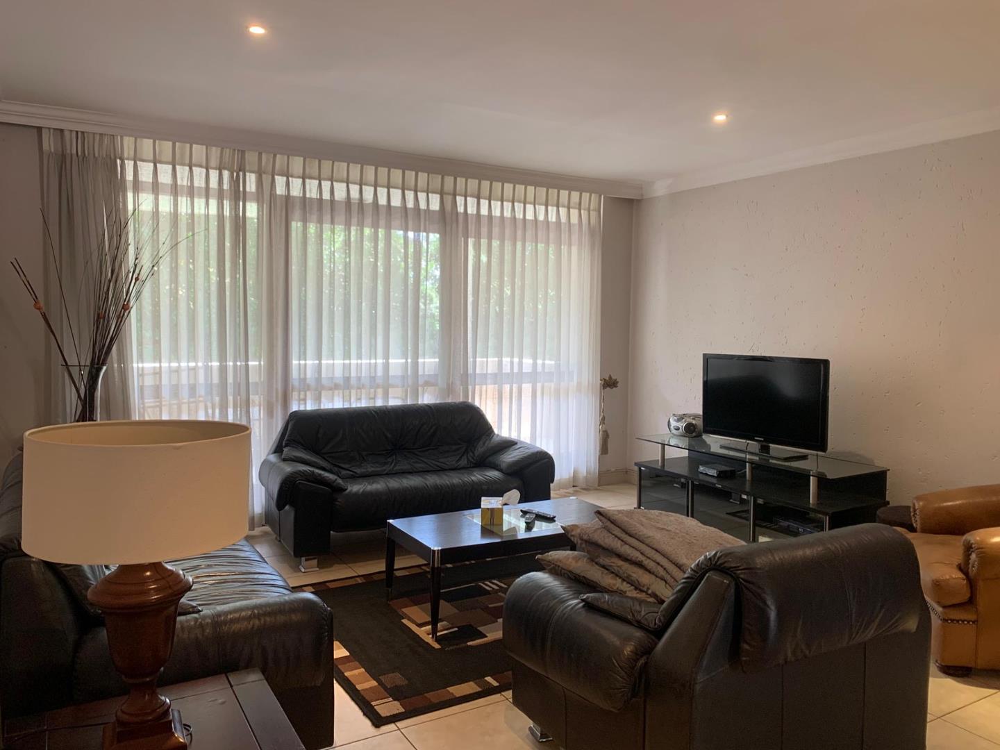 2 Bedroom Townhouse to rent in Bedfordview P24112080342