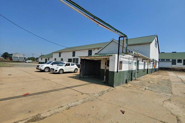 This secure warehouse facility is situated in the Modderfontein Industrial Complex, a ...