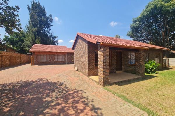 This property is situated in bester a well known area near the schools,shops and golf course.
This property has lots of potential and ...