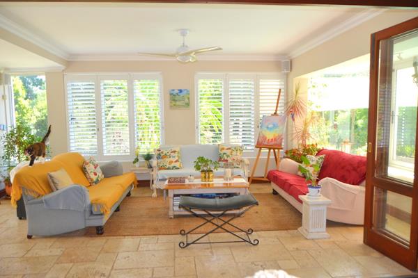 LOOKING FOR 3-9 MONTH LEASE

A spacious fully furnished Cape Dutch family home set in a beautiful garden in the leafy and established ...