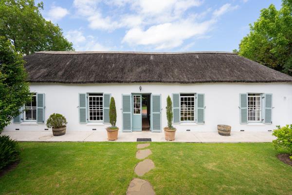 &quot;Long Cottage&quot; is a rare find in Chelsea Wynberg. This delightful, authentic ...