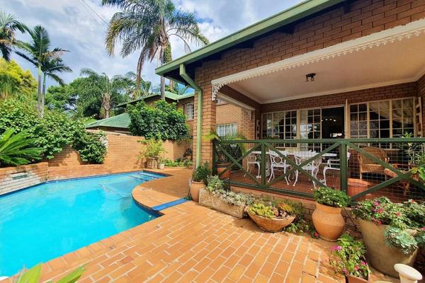 This lovely property in Wapadrand was home to it&#39;s owners for over 20 years!
One enters the property from the front door from where ...