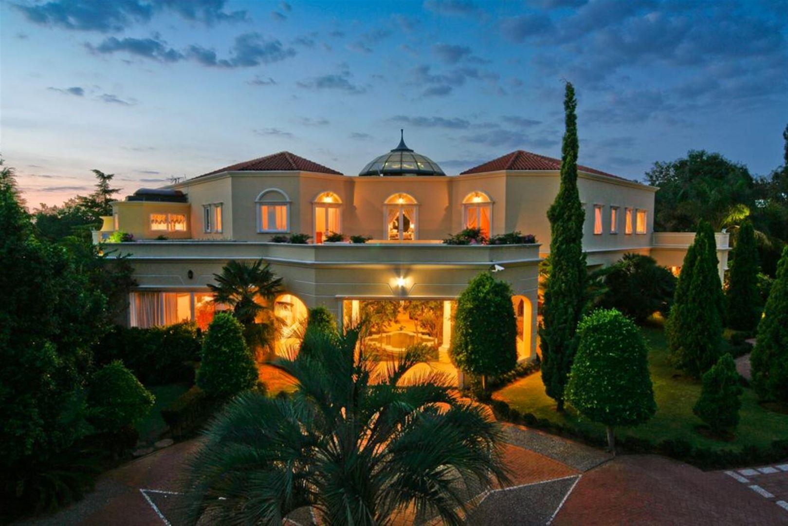 6 Bedroom House for sale in Sandhurst P24112116746