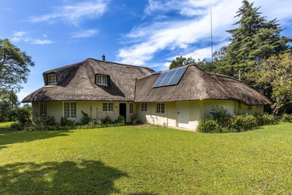 Situated in the idyllic surrounds of the 700-hectare Mbona Private Nature Reserve, this thatched four bedroomed residence has become available on a 100 per cent share block basis. 

The high roofed living area holds a spacious ...