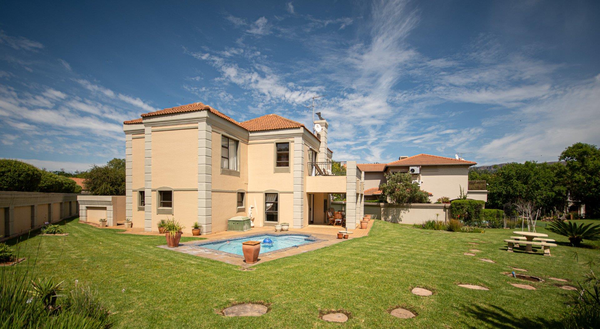 4 Bedroom House for sale in WestLake Country & Safari Estate P24112126751