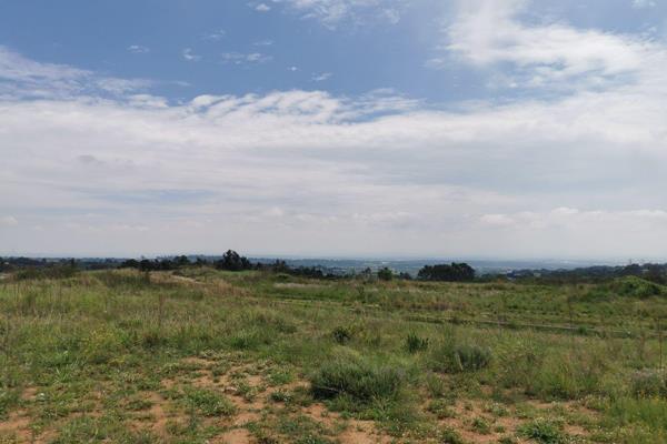 Prime land located at the corner of the R55 and Summit Road. The 4 stand is of great ...