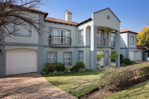 North facing home with easy flow and large all season patio/entertainers room with built-in braai. 5 Bedrooms, 3 of which are en-suite ...