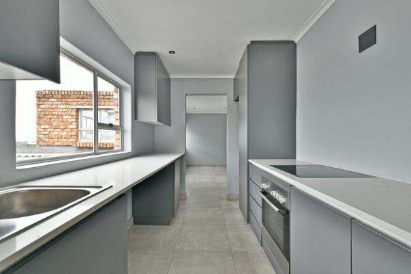 Brand new 2 bedroom ultra modern home in the hills of Glenvista 

Modern 2 bedroom ...