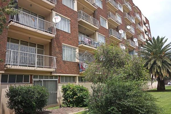 This flat is situated on the 4th floor, and consist of 2 bedrooms, 2 bathrooms, lounge, dining room and kitchen.
Single garage. Phone ...