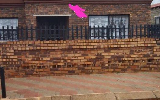 3 Bedroom House for sale in Sebokeng Zone 17