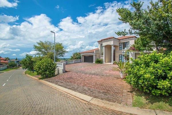 Set on a double stand with breathtaking views over Kings Kloof trails, this palatial ...