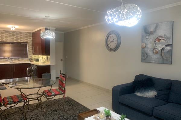 Modern apartment For Rent in Bedfordview 


Furnished or unfurnished option.

• 2 bedrooms

• 1 full bathroom

• Modern Kitchen 

• ...