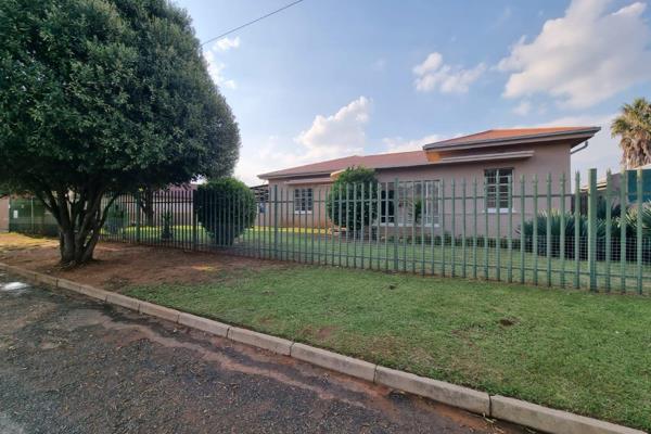 This is an investment  property  with a very good income, well located and close to all amenities, The properties  consisting  of 2  ...