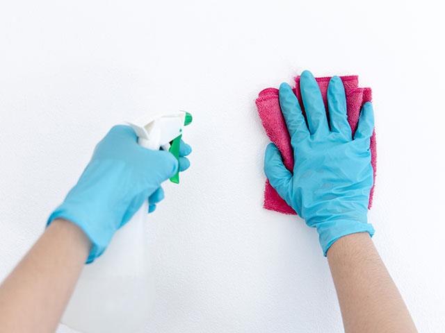 How to Clean White Walls: 4 Easy Methods