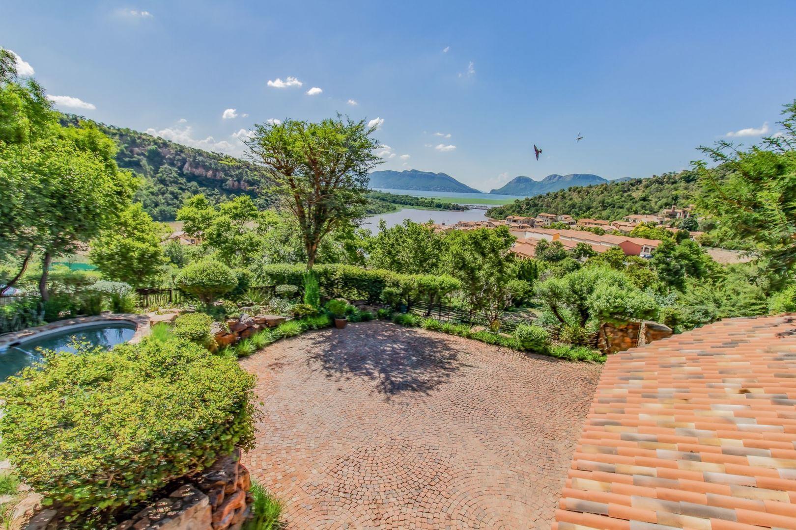 3 Bedroom House for sale in Estate D' Afrique P24100045956