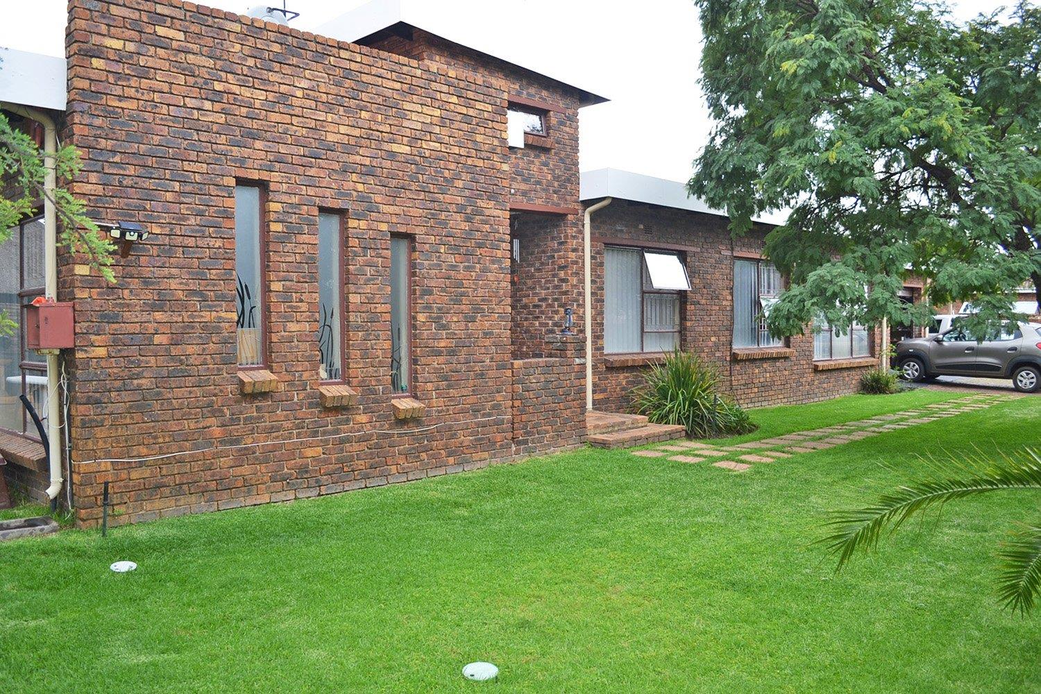 Farrarmere Property Property and houses for sale in Farrarmere