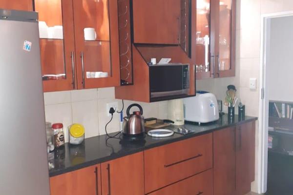 This well maintained spacious 3 bedroom family house to rent in Vaalpark, close to school, shopping center  and petrol station. ...