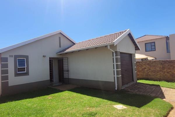 This three bedroom home is situated in a quiet and safe neighborhood.

Close to main highways and shopping malls.

It has a sense of ...