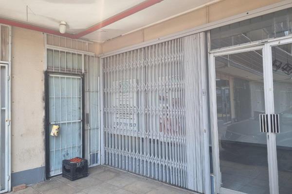 Shops and offices ranging 50 to 250 sq meters to let.Perfect for medical center or ...