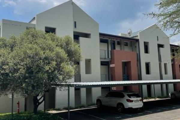 Lovely Modern 2 Bedroom 2 Bathroom Top floor apartment with gorgeous view for sale in the heart of Bryanston.
Open plan kitchen with ...